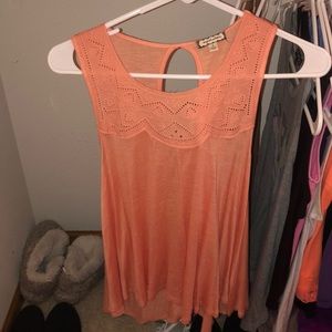 peach tank top